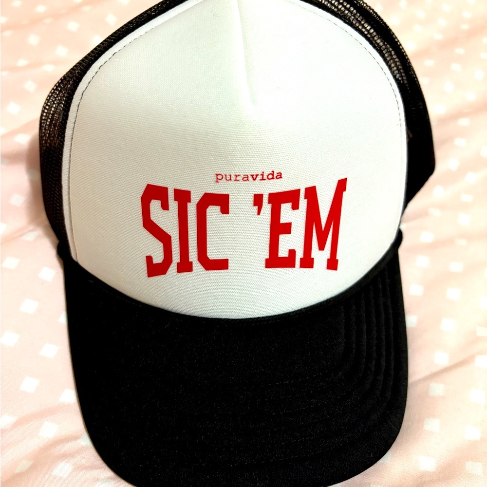 Sic ‘Em Hat Brand New UGA